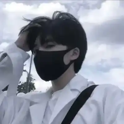 董麟星
